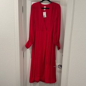 New with tag 100% Viscose dress.Size more like M